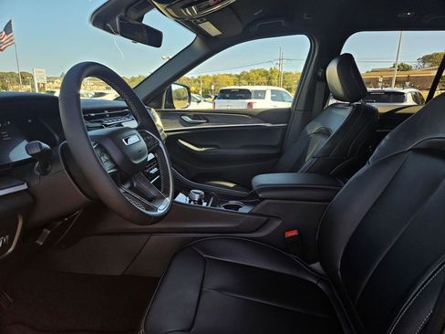 New 2025 Jeep Grand Cherokee Limited image 11