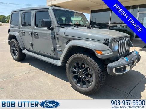 Used 2022 Jeep Wrangler Unlimited Sahara w/ Cold Weather Group AWD/4WD image 3