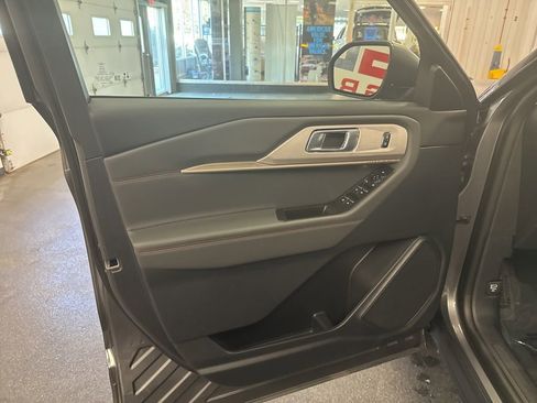 New 2026 Ford Explorer Active AWD/4WD image 16