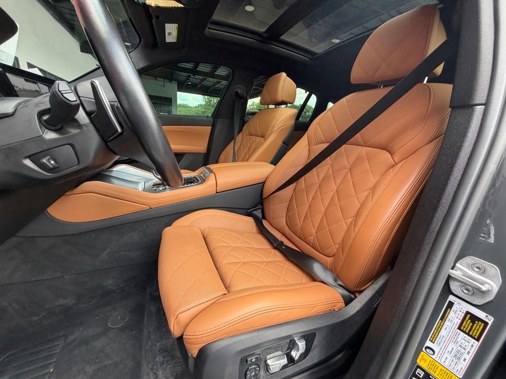 Used 2023 BMW X6 xDrive40i AWD/4WD image 27