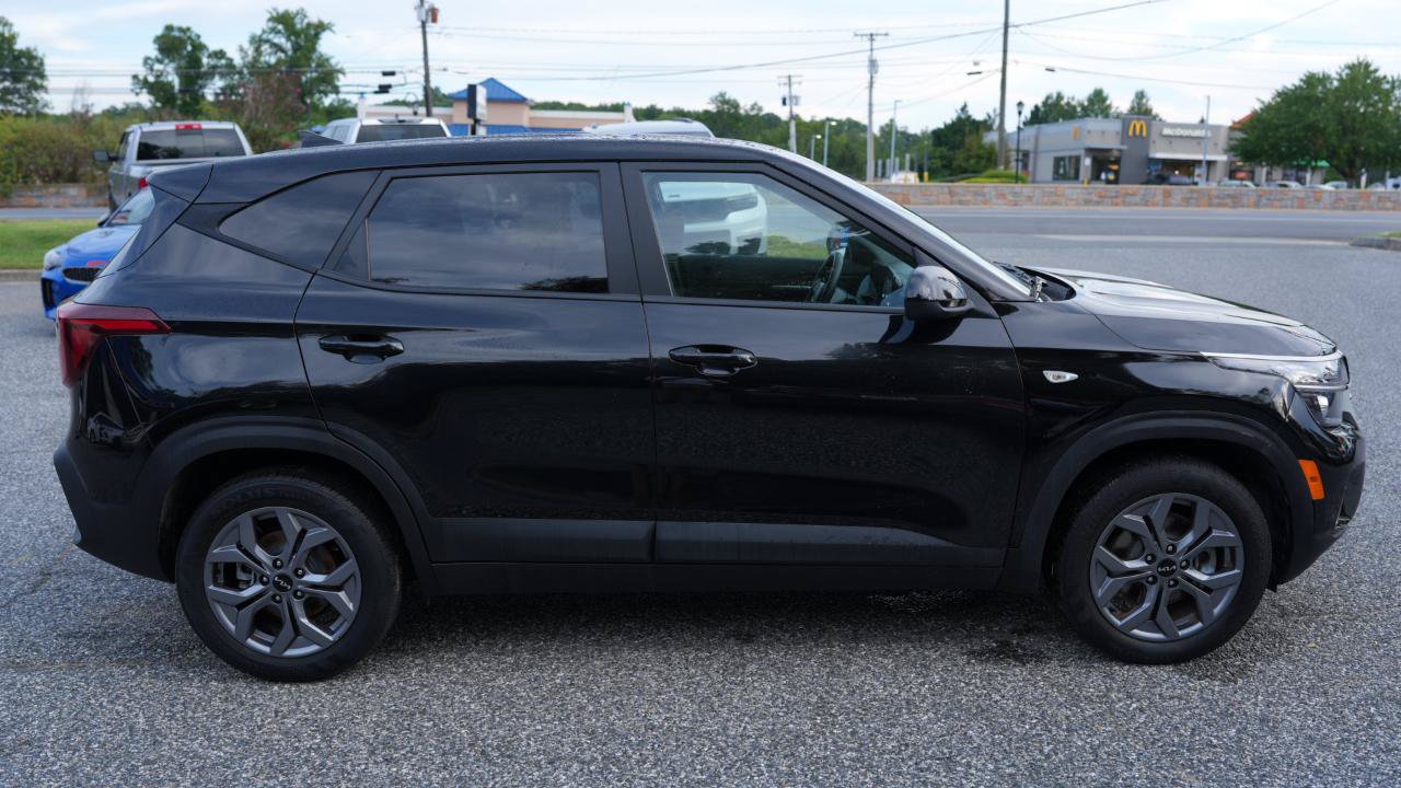 Used 2025 Kia Seltos LX AWD/4WD image 4