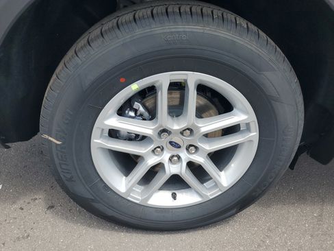 New 2026 Ford Explorer Active RWD image 8
