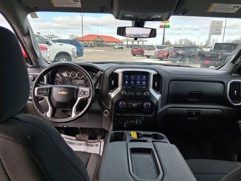 Used 2021 Chevrolet Silverado 1500 LT image 19