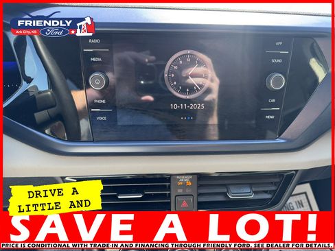 Used 2023 Volkswagen Taos SE image 25