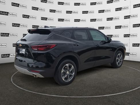 Used 2025 Chevrolet Blazer LT FWD image 6