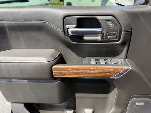 Used 2019 Chevrolet Silverado 1500 High Country w/ Technology Package AWD/4WD image 37