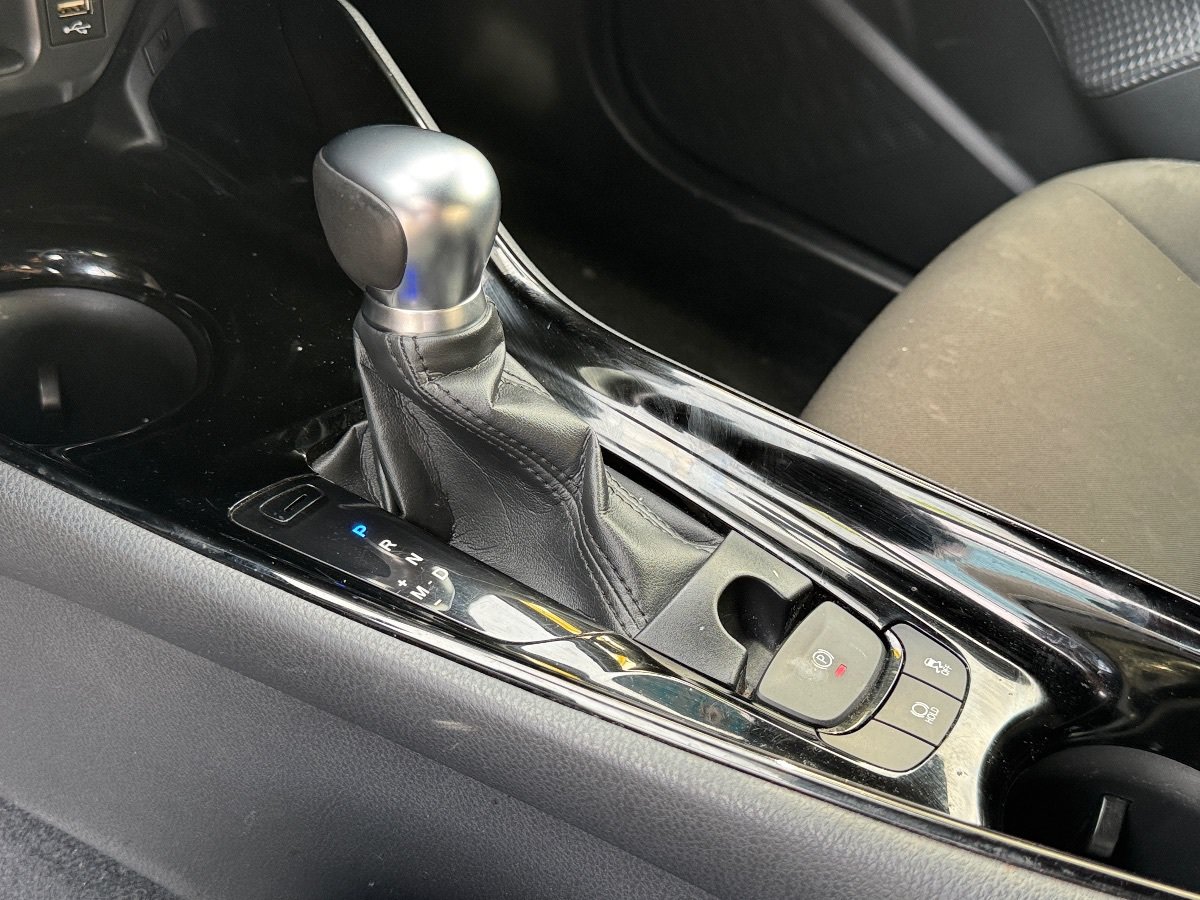 Used 2020 Toyota C-HR XLE FWD image 24