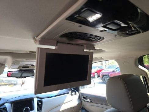 Used 2015 GMC Yukon XL SLT w/ Open Road Package image 2