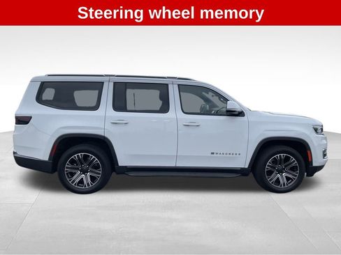 Used 2022 Jeep Wagoneer Series III image 7