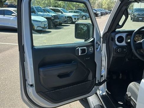 Used 2024 Jeep Wrangler Sport AWD/4WD image 8
