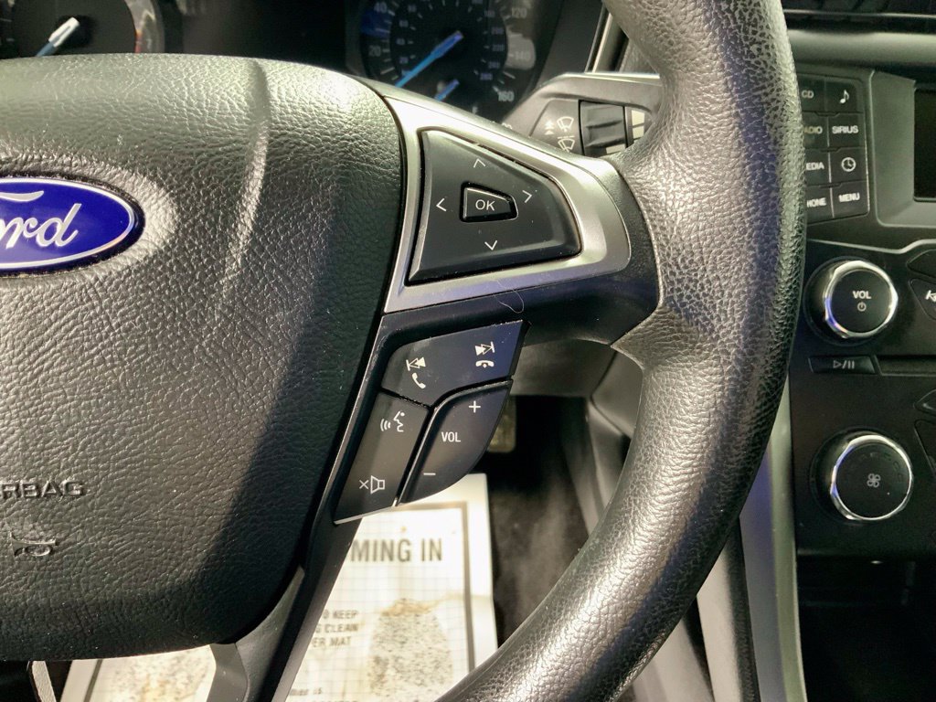 Used 2017 Ford Fusion SE FWD image 24