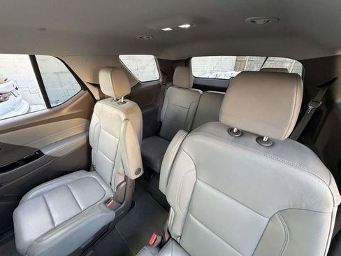 Used 2020 Chevrolet Traverse LT w/ Driver Confidence II Package AWD/4WD image 32
