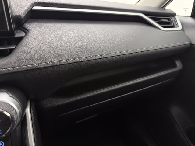 Used 2021 Toyota RAV4 XLE FWD image 23