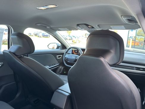 New 2025 Kia K4 LXS image 16
