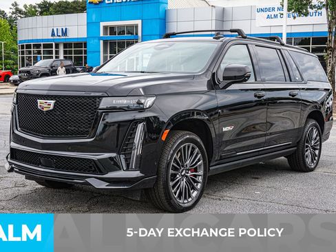 Used 2024 Cadillac Escalade ESV V AWD/4WD image 5