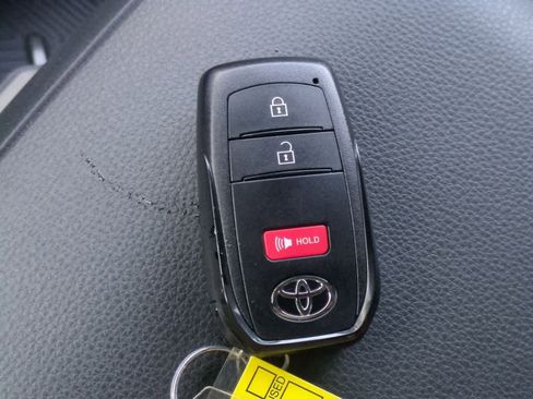 Used 2025 Toyota Tacoma SR5 AWD/4WD image 24