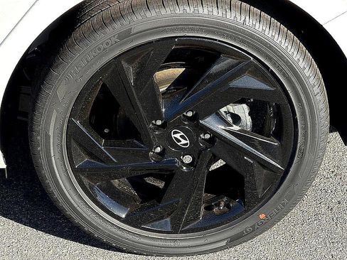 New 2026 Hyundai Elantra Sport image 4