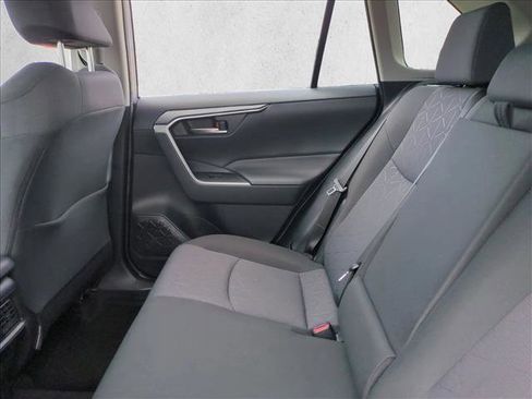 Used 2020 Toyota RAV4 XLE image 18