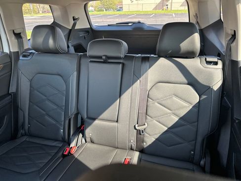 New 2026 Volkswagen Atlas SE FWD image 24