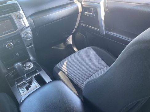 Used 2017 Toyota 4Runner SR5 image 17