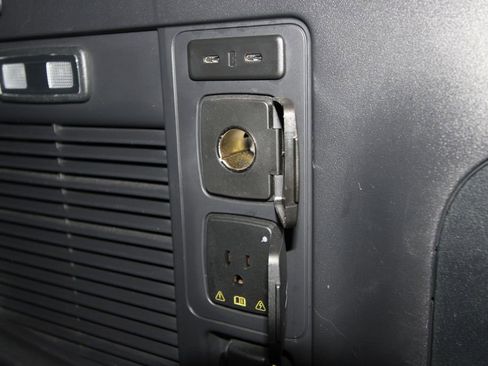 Used 2025 Ford Expedition Active image 48