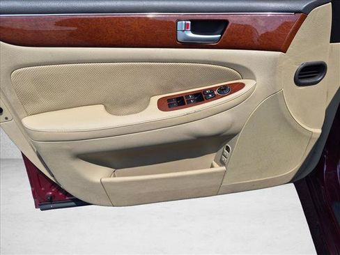 Used 2013 Hyundai Genesis 3.8 RWD image 14