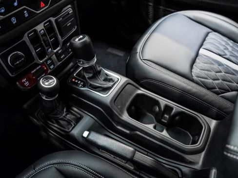 Used 2024 Jeep Wrangler Unlimited Rubicon w/ Technology Group AWD/4WD image 68