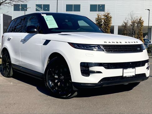 Used 2024 Land Rover Range Rover Sport SE image 2