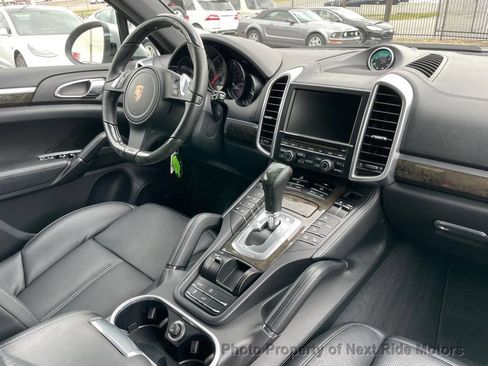 Used 2011 Porsche Cayenne AWD/4WD image 19