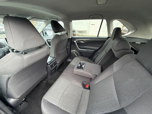 Used 2024 Toyota RAV4 XLE AWD/4WD image 35