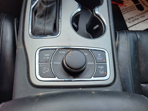 Used 2020 Jeep Grand Cherokee Overland image 19