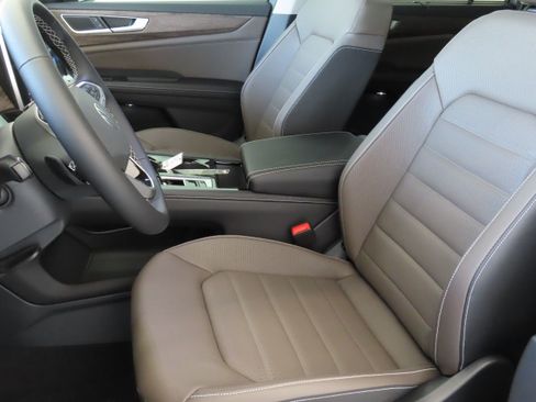 New 2025 Volkswagen Atlas SEL image 12