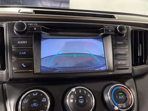 Used 2017 Toyota RAV4 LE w/ Carpet Mat Package FWD image 21