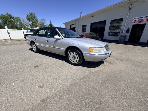 Used 1998 Lincoln Continental FWD image 22