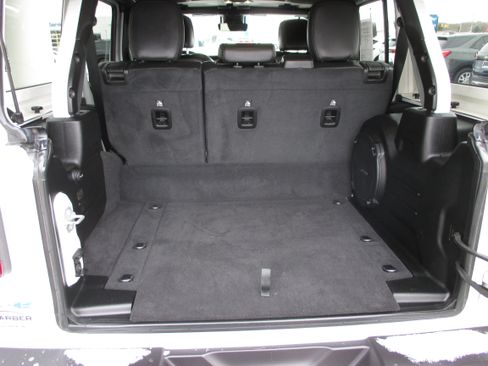 Used 2021 Jeep Wrangler Unlimited Sahara w/ Cold Weather Group image 10