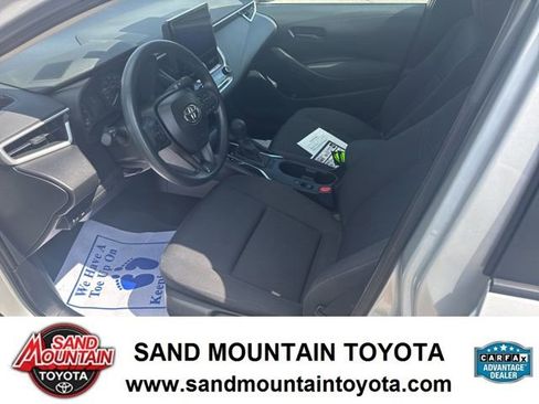Used 2025 Toyota Corolla LE FWD image 12