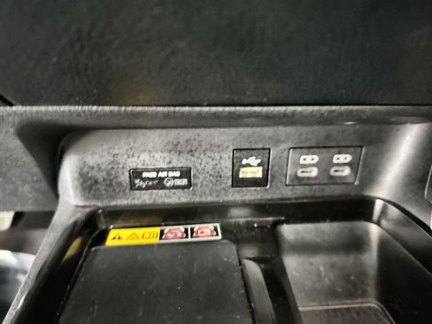 Used 2025 Toyota Camry LE FWD image 28