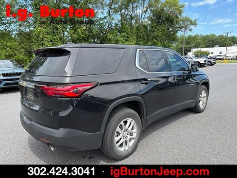 Used 2023 Chevrolet Traverse LS w/ Safety Package FWD image 3