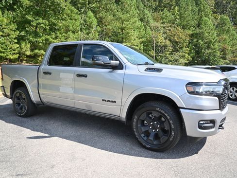 Used 2025 RAM 1500 Big Horn AWD/4WD image 12