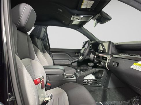 Used 2025 Toyota Tacoma TRD Off-Road image 20