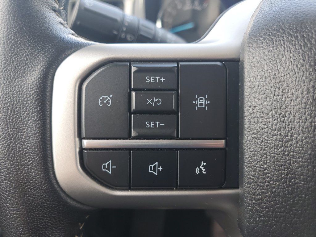Used 2024 Ford Expedition XLT AWD/4WD image 30