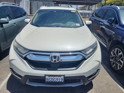 Used 2018 Honda CR-V Touring image 2