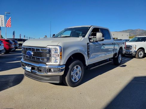 New 2026 Ford F250 XLT w/ FX4 Off-Road Package image 2