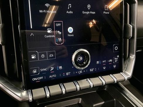 Used 2025 GMC Acadia AT4 w/ Luxury Package image 31