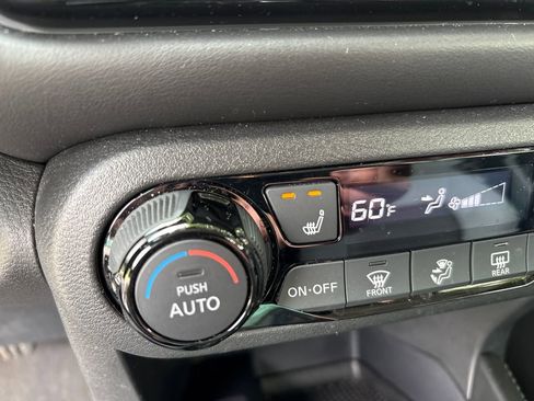 Used 2023 Nissan Kicks SR w/ SR PREMIUM PACKAGE w/ SR Premium Package FWD image 22