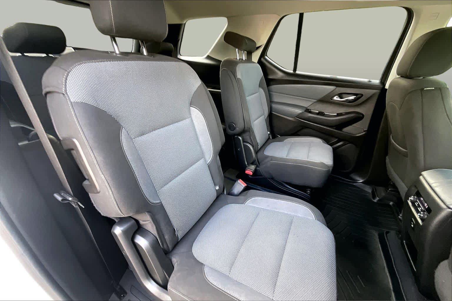 Used 2018 Chevrolet Traverse LT FWD image 19