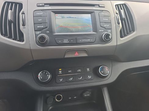 Used 2014 Kia Sportage LX image 10