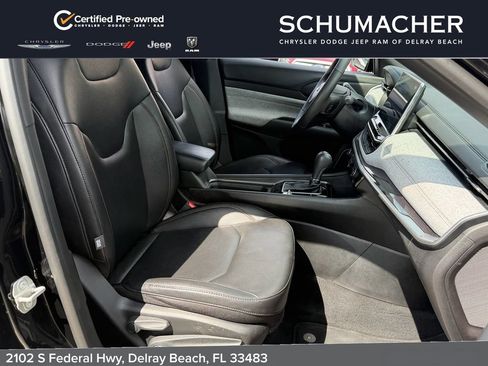 Used 2024 Jeep Compass Latitude AWD/4WD image 21