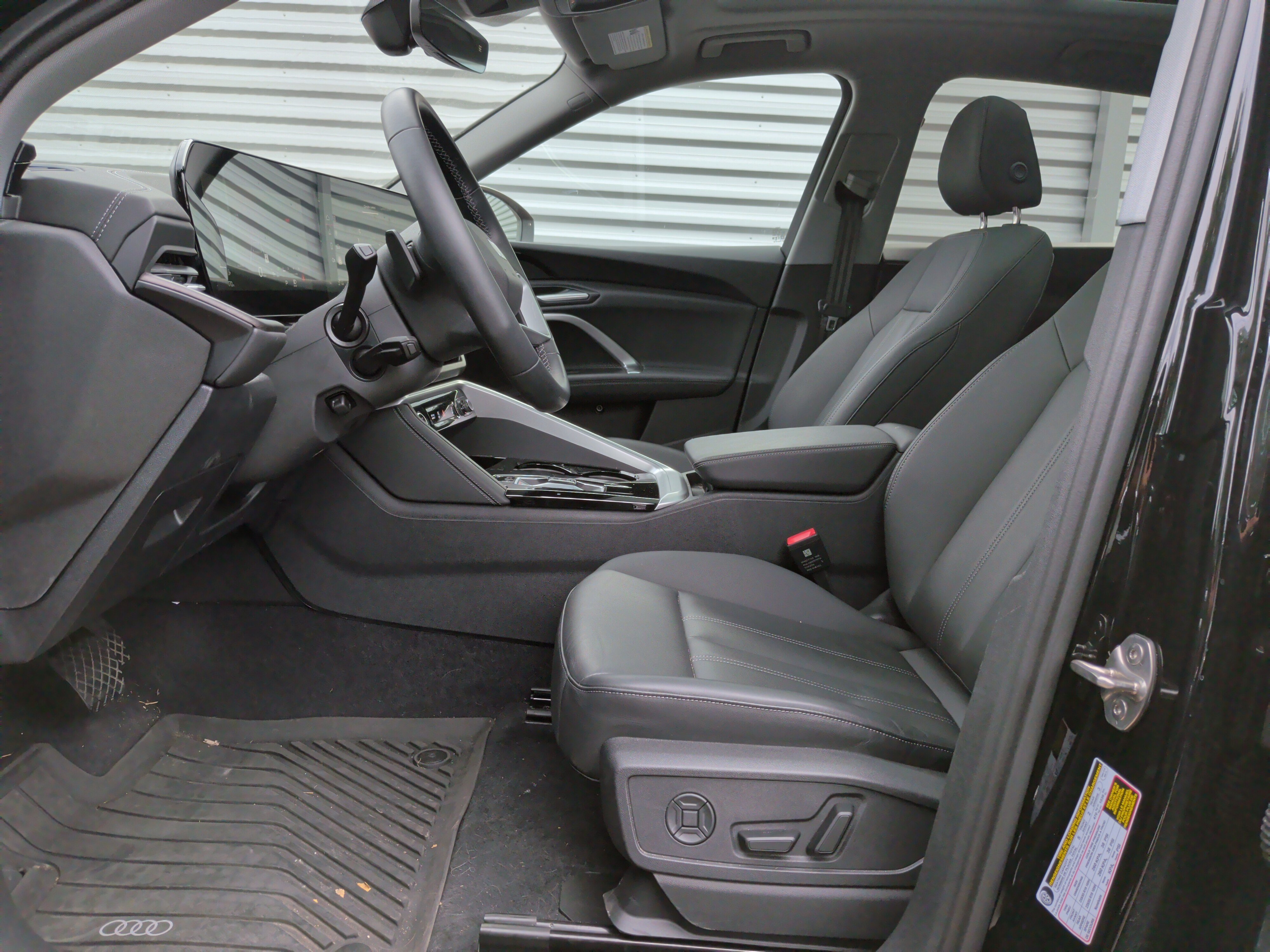 Used 2025 Audi Q5 Premium w/ Convenience Package AWD/4WD image 15