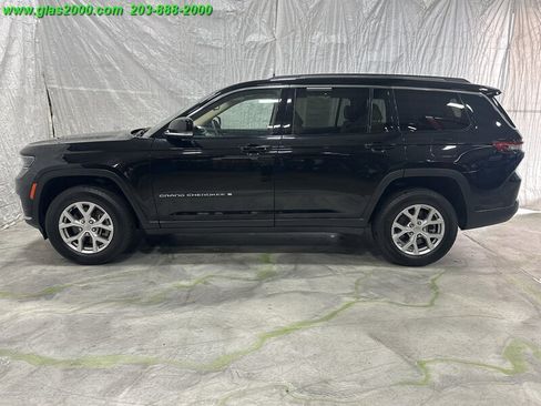 Used 2022 Jeep Grand Cherokee L Limited AWD/4WD image 13